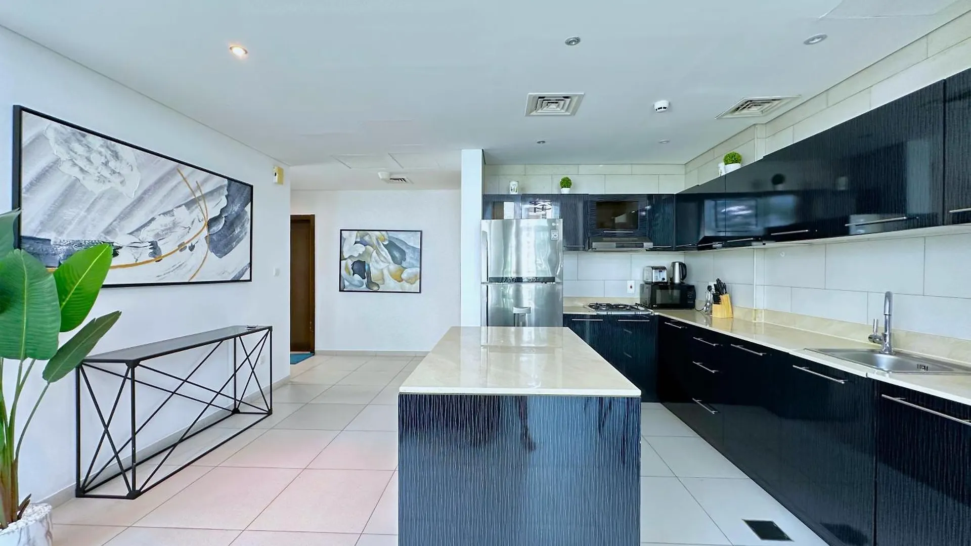 Unforgettable View & Experience Over Dubai Canal Apartment