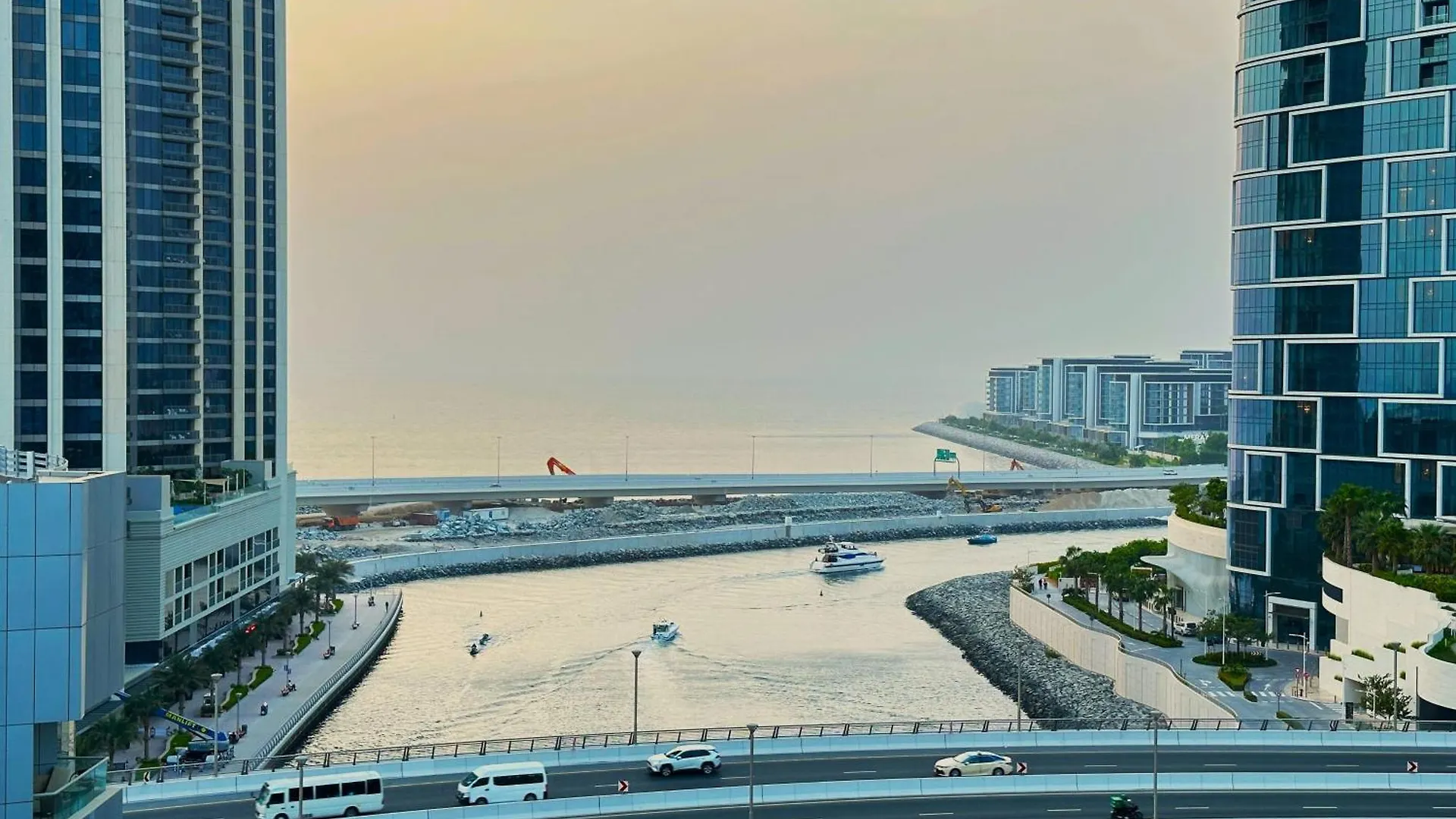 Unforgettable View & Experience Over Dubai Canal