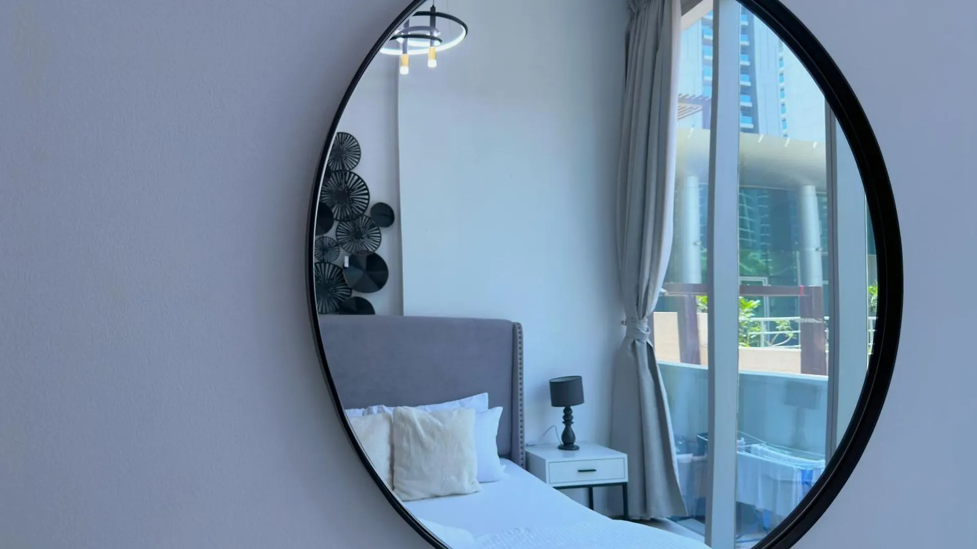 Apartment Unforgettable View & Experience Over Dubai Canal