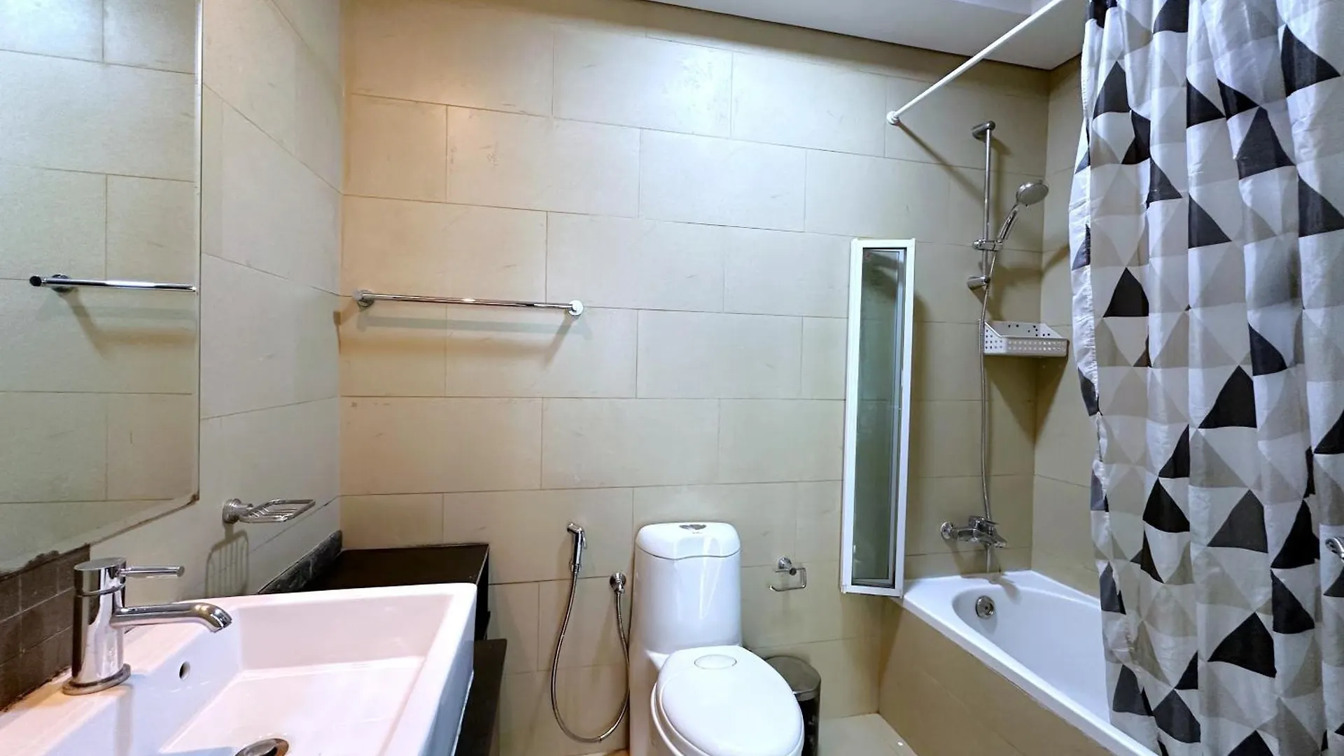 Unforgettable View & Experience Over Dubai Canal Apartment