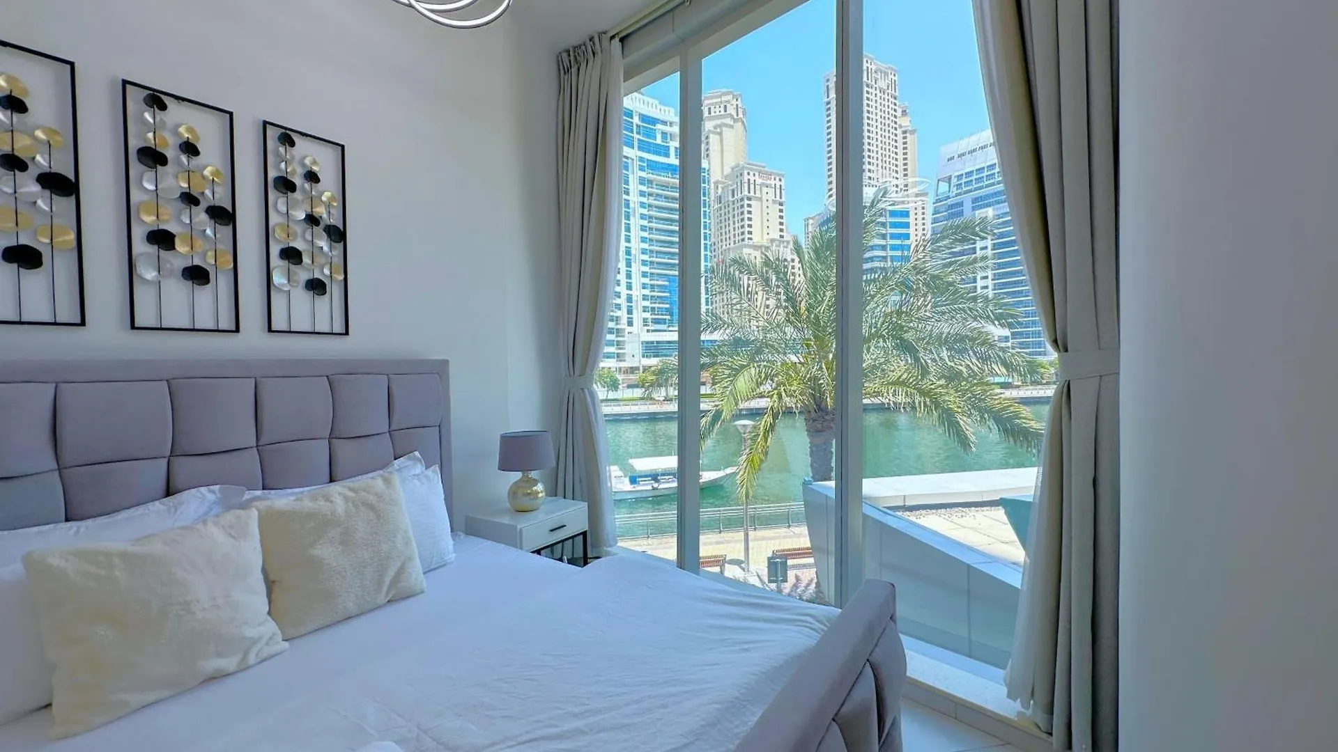 Unforgettable View & Experience Over Dubai Canal 0*,