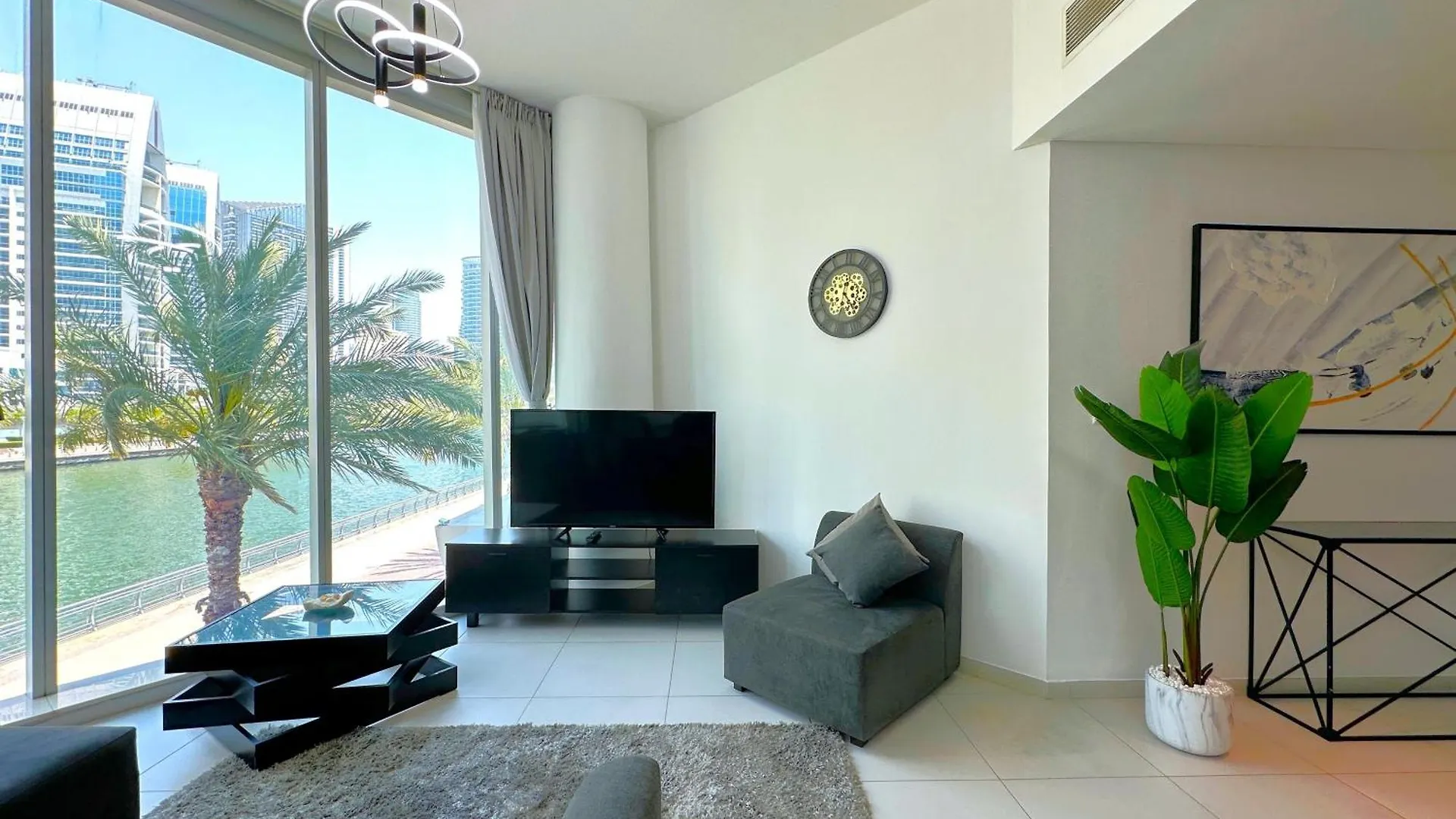 Unforgettable View & Experience Over Dubai Canal Apartment