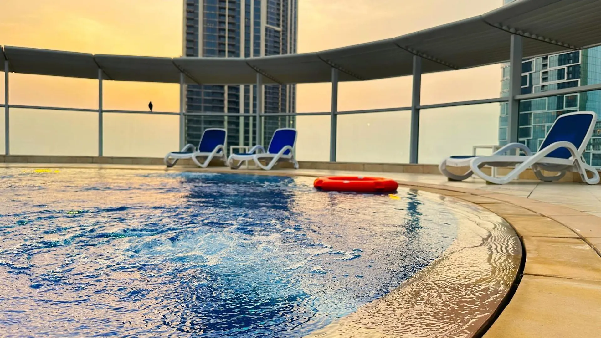 Apartment Unforgettable View & Experience Over Dubai Canal