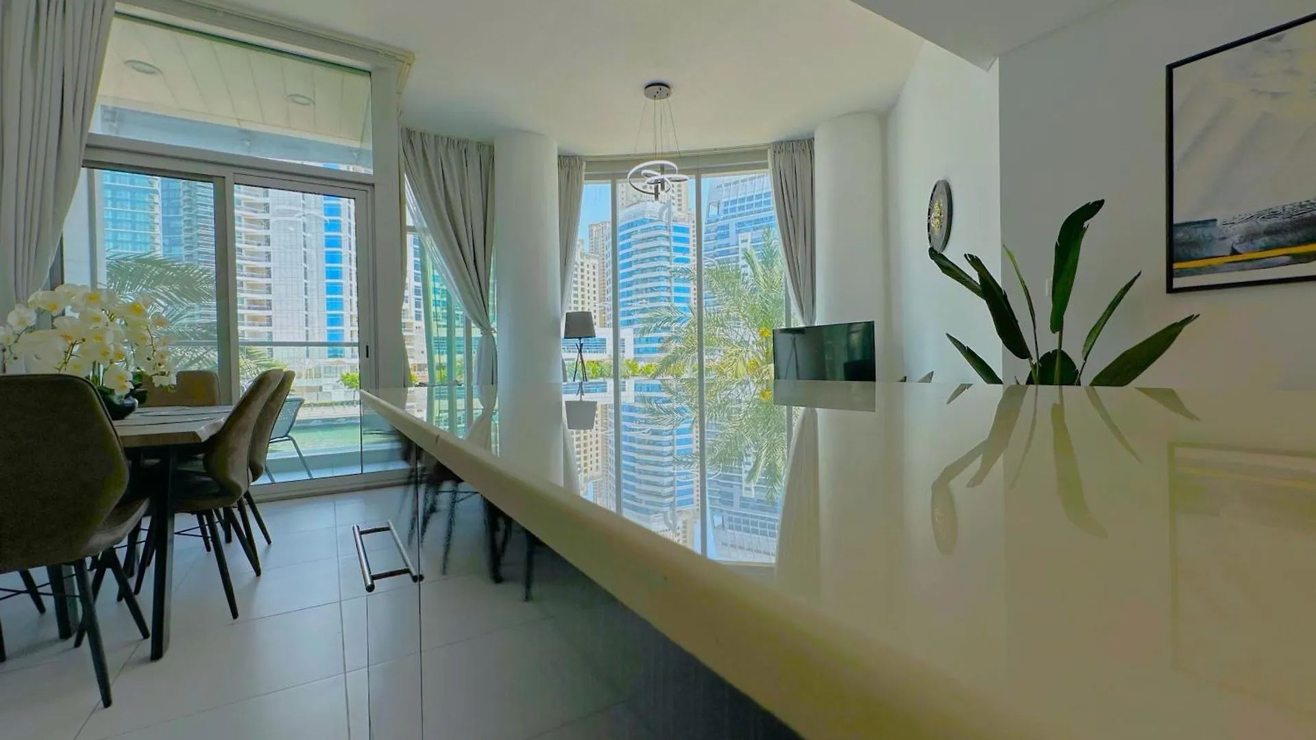 Apartment Unforgettable View & Experience Over Dubai Canal United Arab Emirates