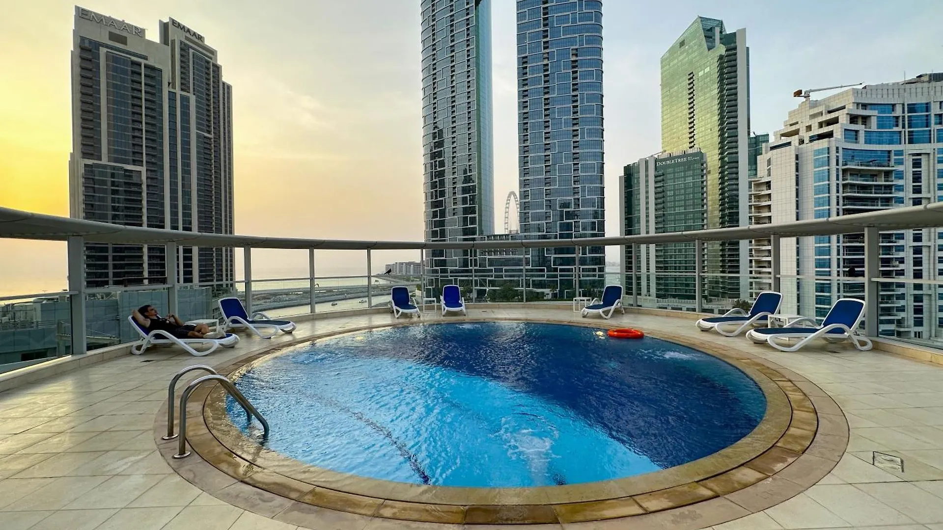 Apartment Unforgettable View & Experience Over Dubai Canal