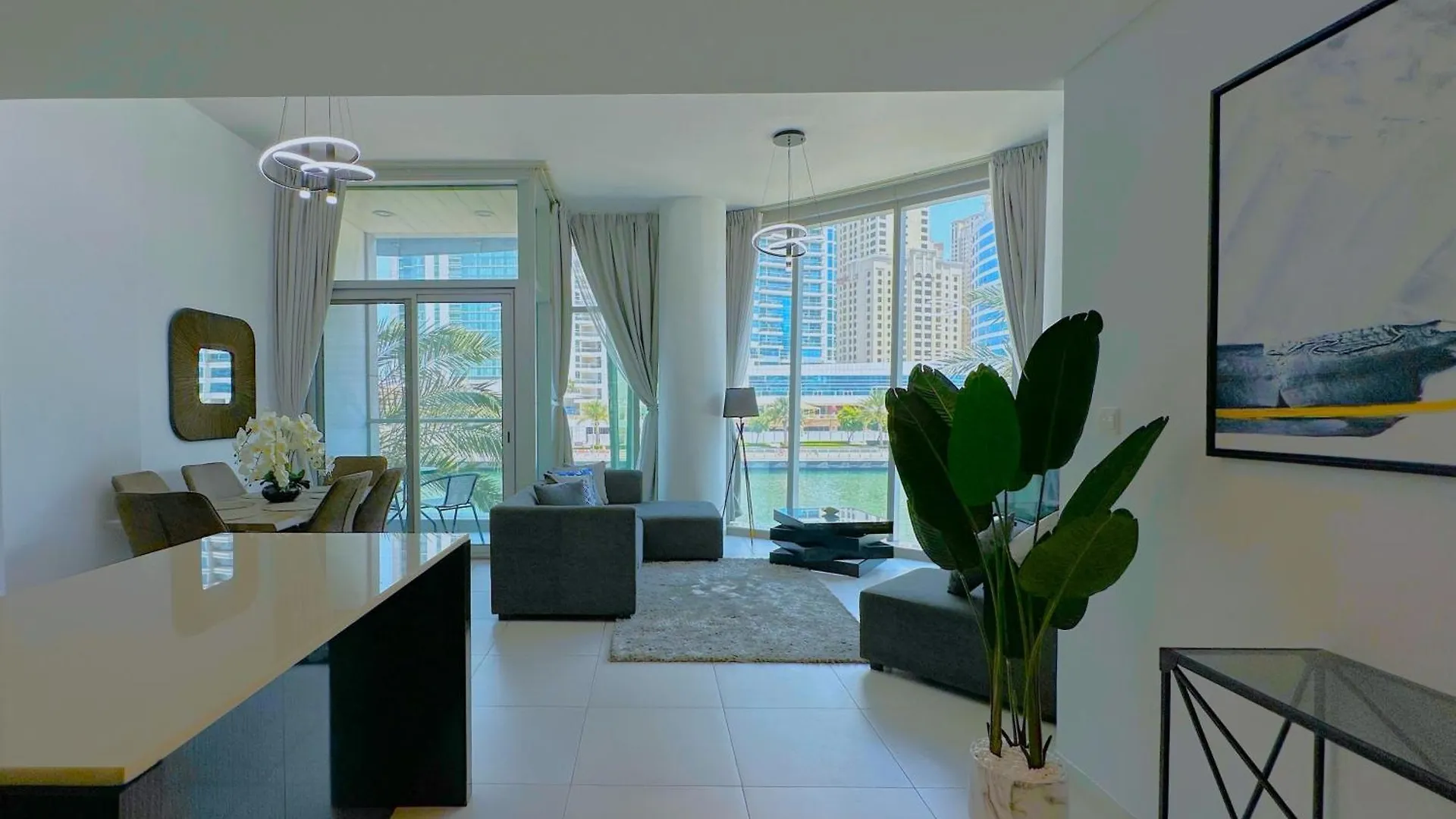 Apartment Unforgettable View & Experience Over Dubai Canal